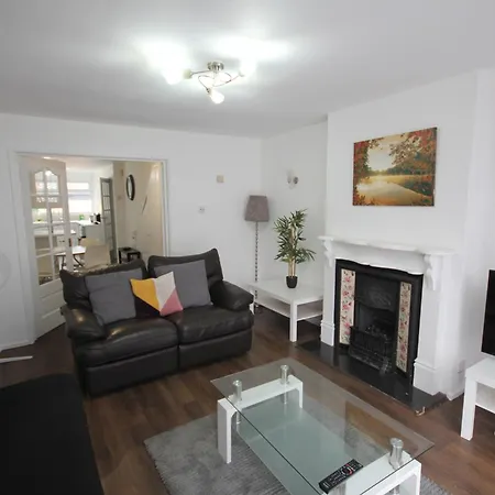Charnwood Place Hillingdon Exterior photo
